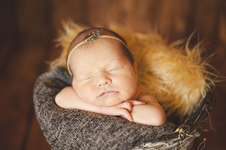 newborn natural light photographer nwi