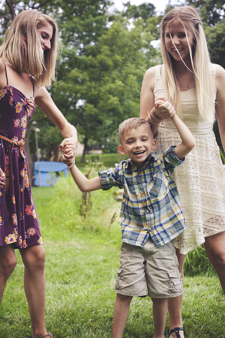 sibling photo shoot.
